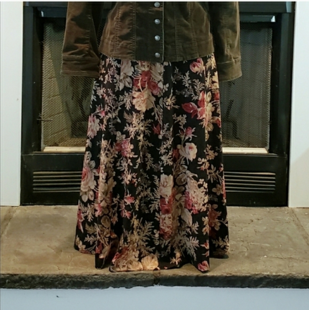 Vintage 90's Floral Flare Maxi Skirt